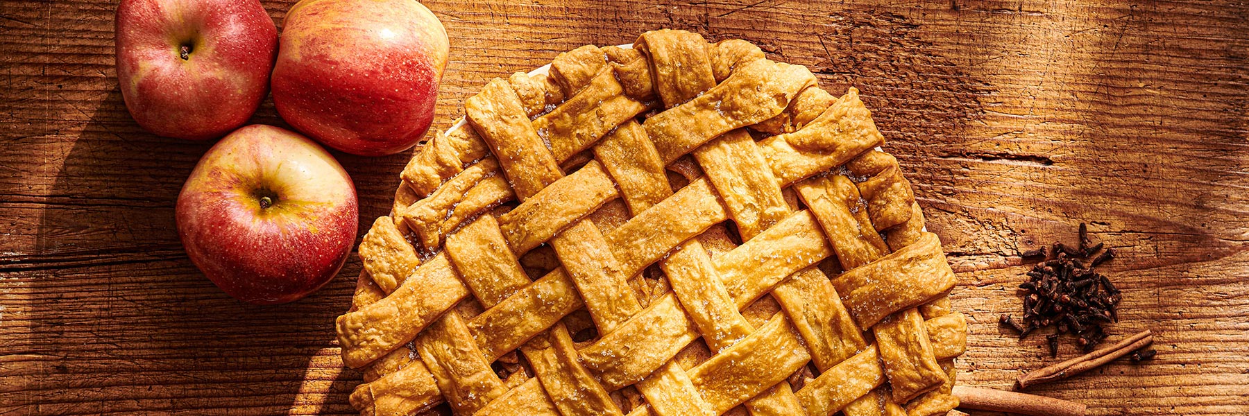 Apple pie and apples
